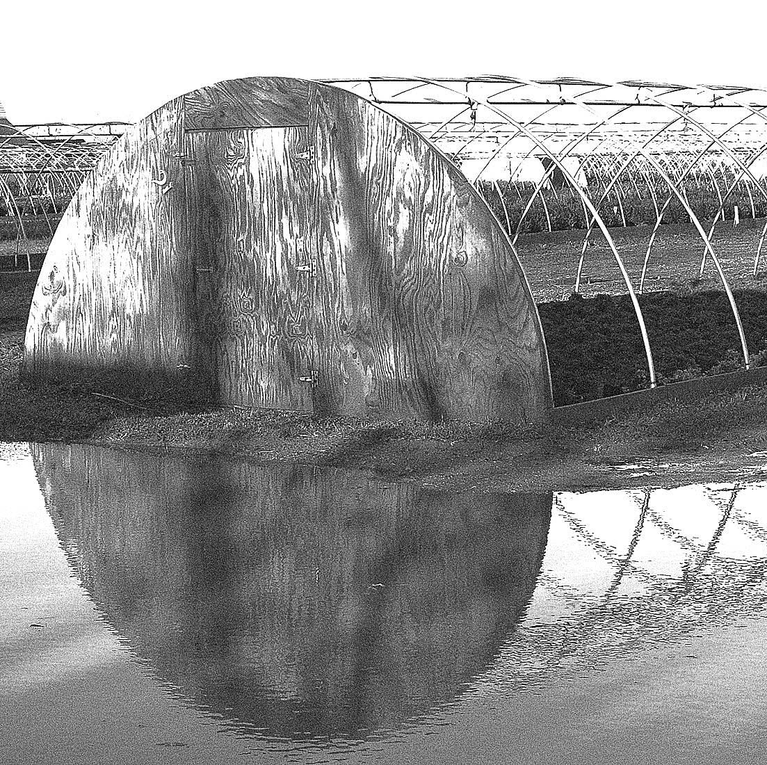030-grnhsecircsqbwWeb