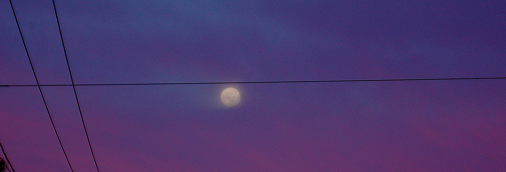 051-MoonLineWeb